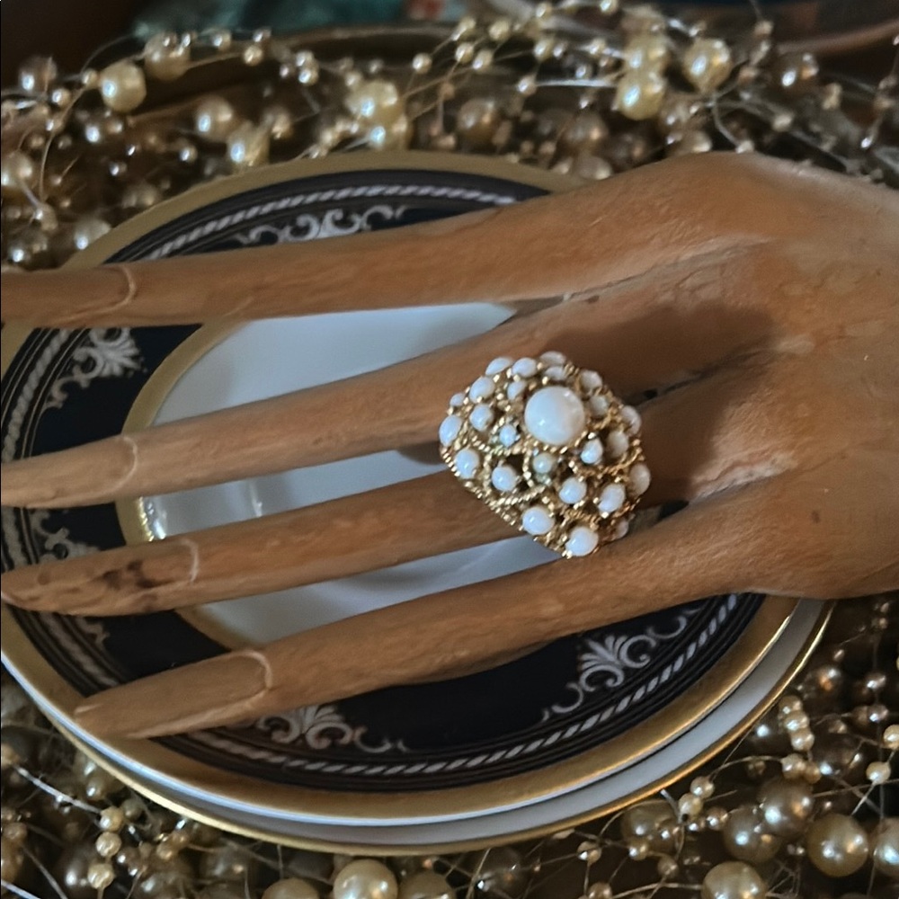 VINTAGE CROWN TRIFARI DOME RING - Picture 8 of 12